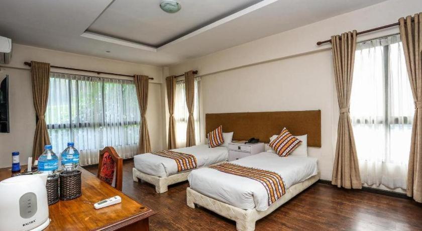 Grand Norling Hotel'S Resort Катманду Экстерьер фото