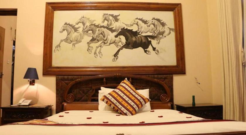 Grand Norling Hotel'S Resort Катманду Экстерьер фото