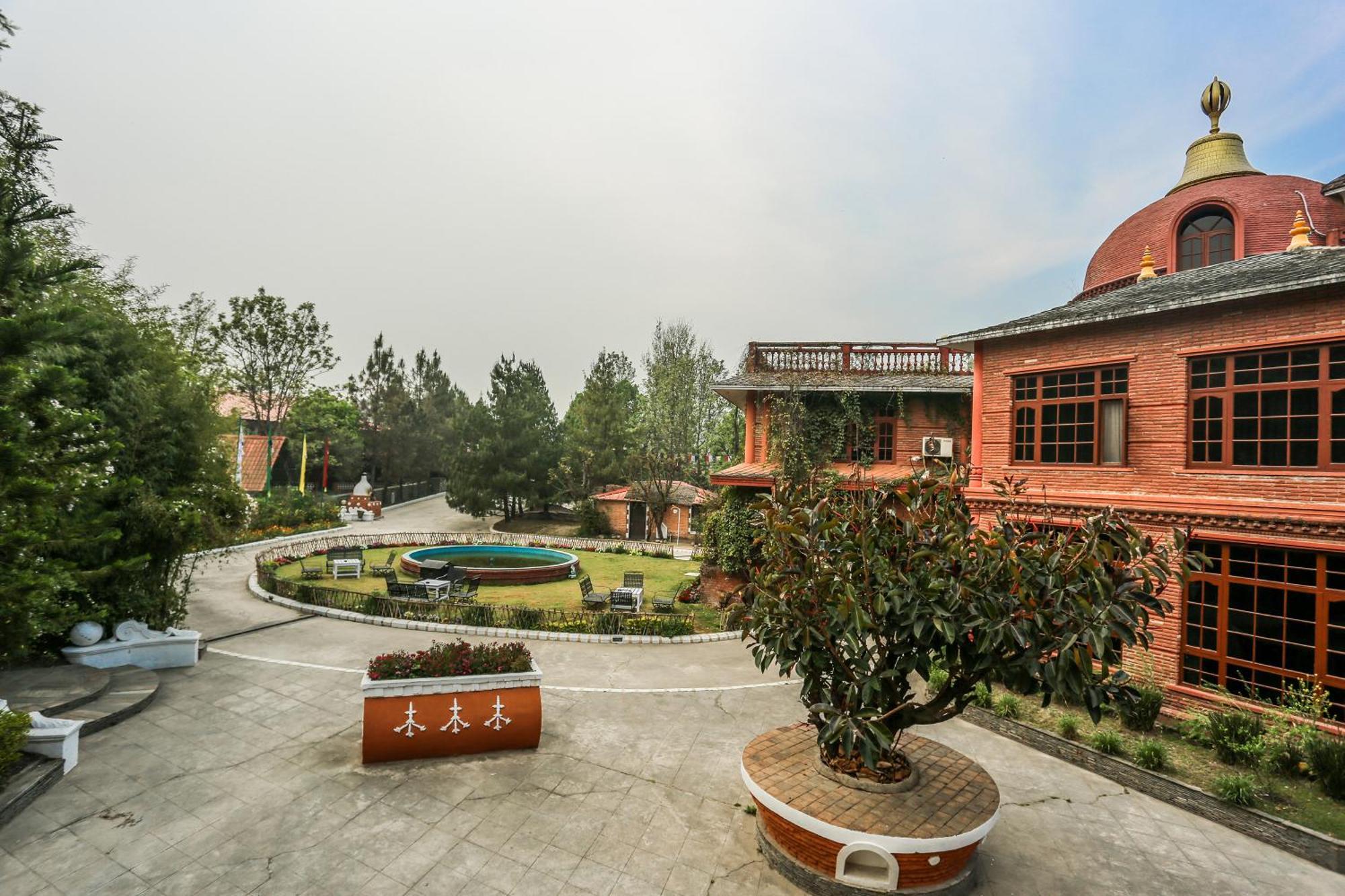 Grand Norling Hotel'S Resort Катманду Экстерьер фото
